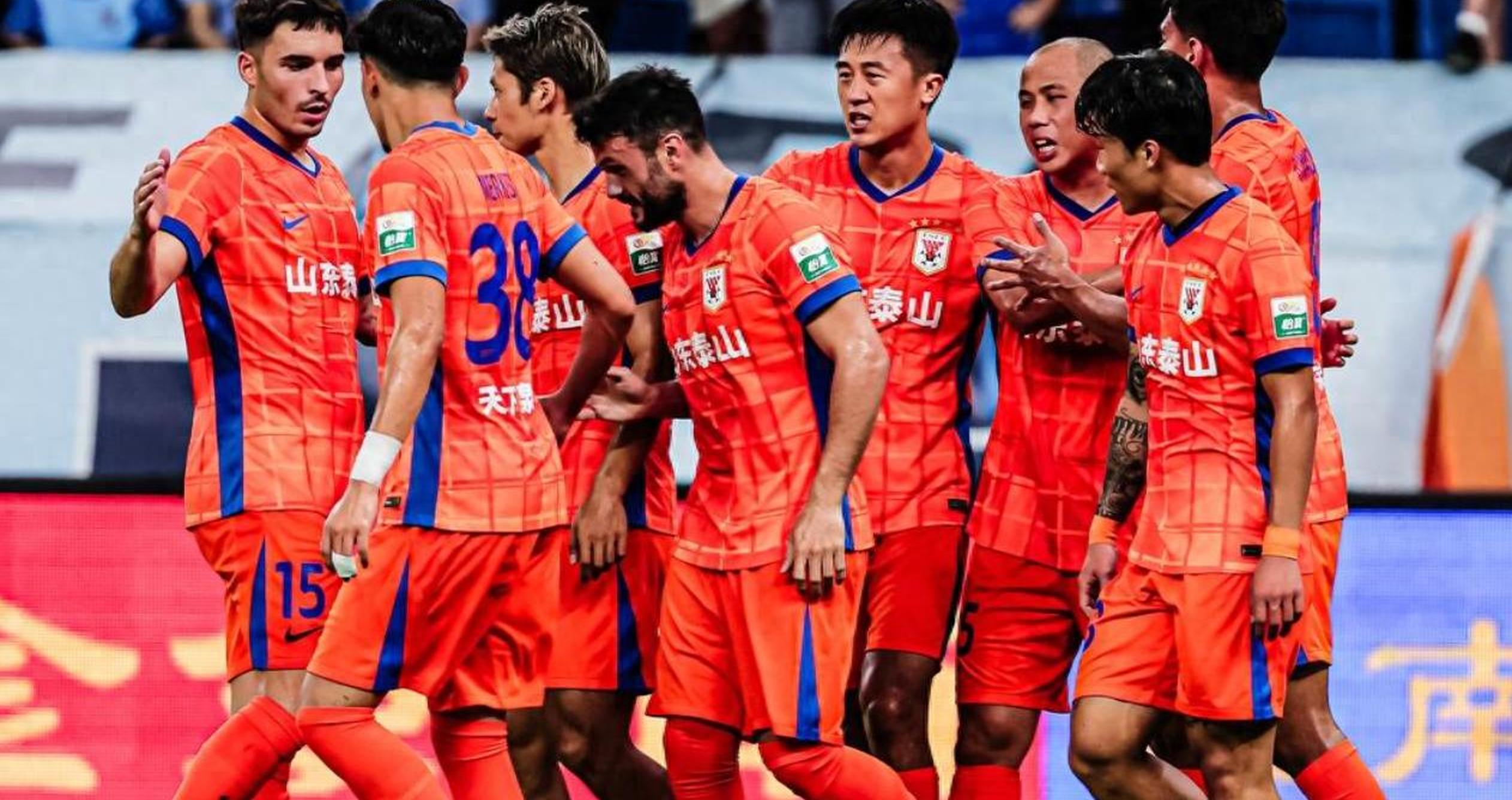 今夜突围战来临，山东泰山围绕英超迎来里程碑，引发热议，身体对抗强度拉满的简单介绍