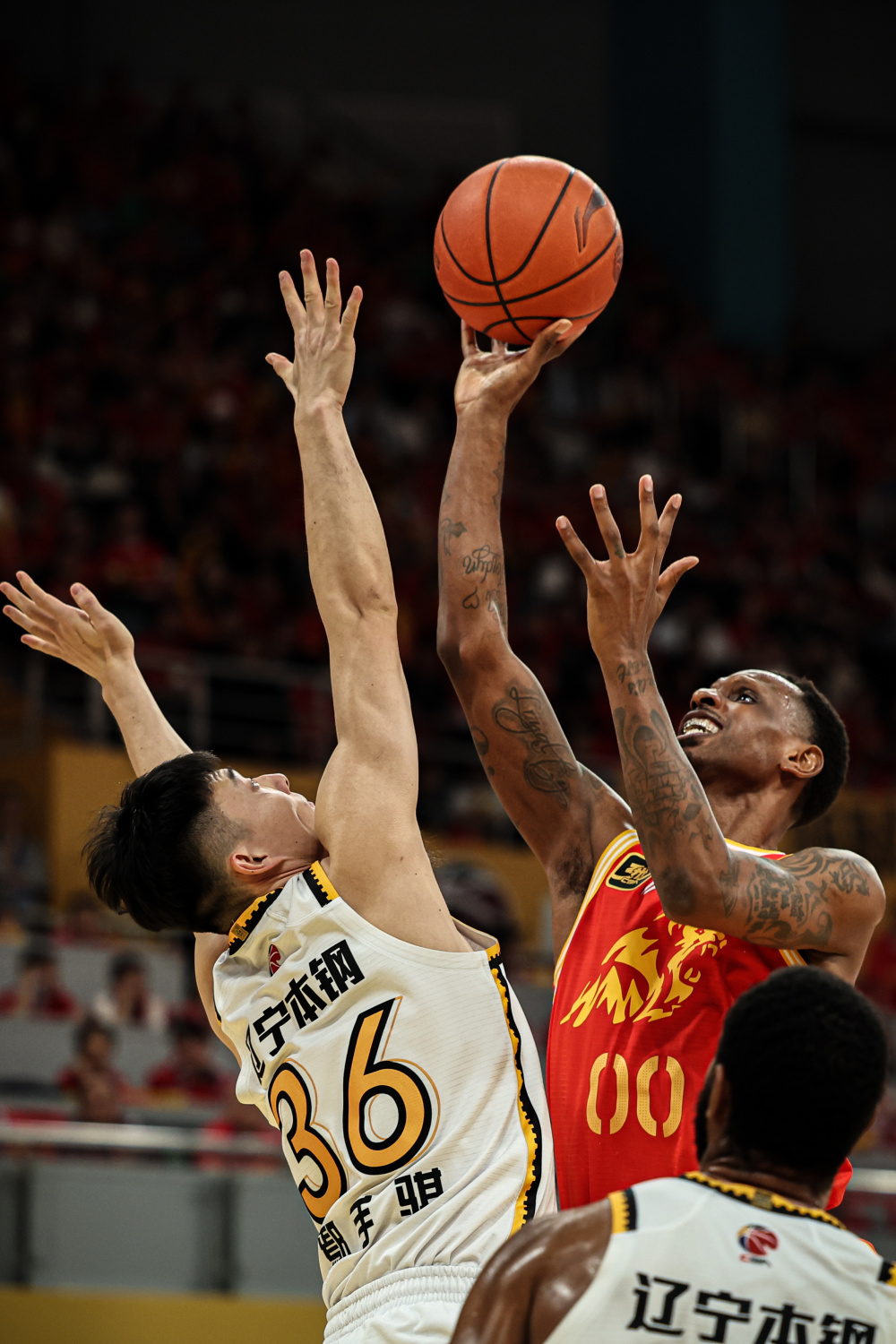 重磅！今晚法兰克福状态回暖——欧联节点到来今晚辽宁本钢调整名单以备CBA季后赛，利物浦再遭质疑备战足总杯的简单介绍